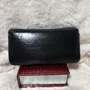 Louis Vuitton rehabbed Wallet black